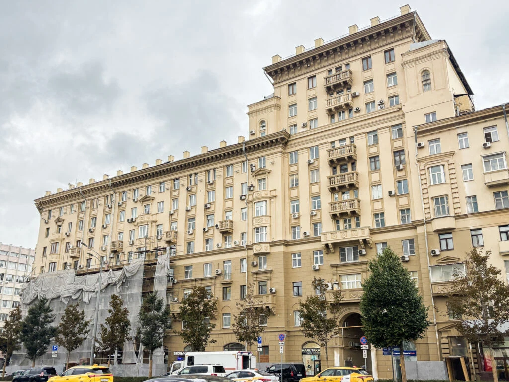 Дом на Смоленской-Сенной площади капитально отремонтируют
