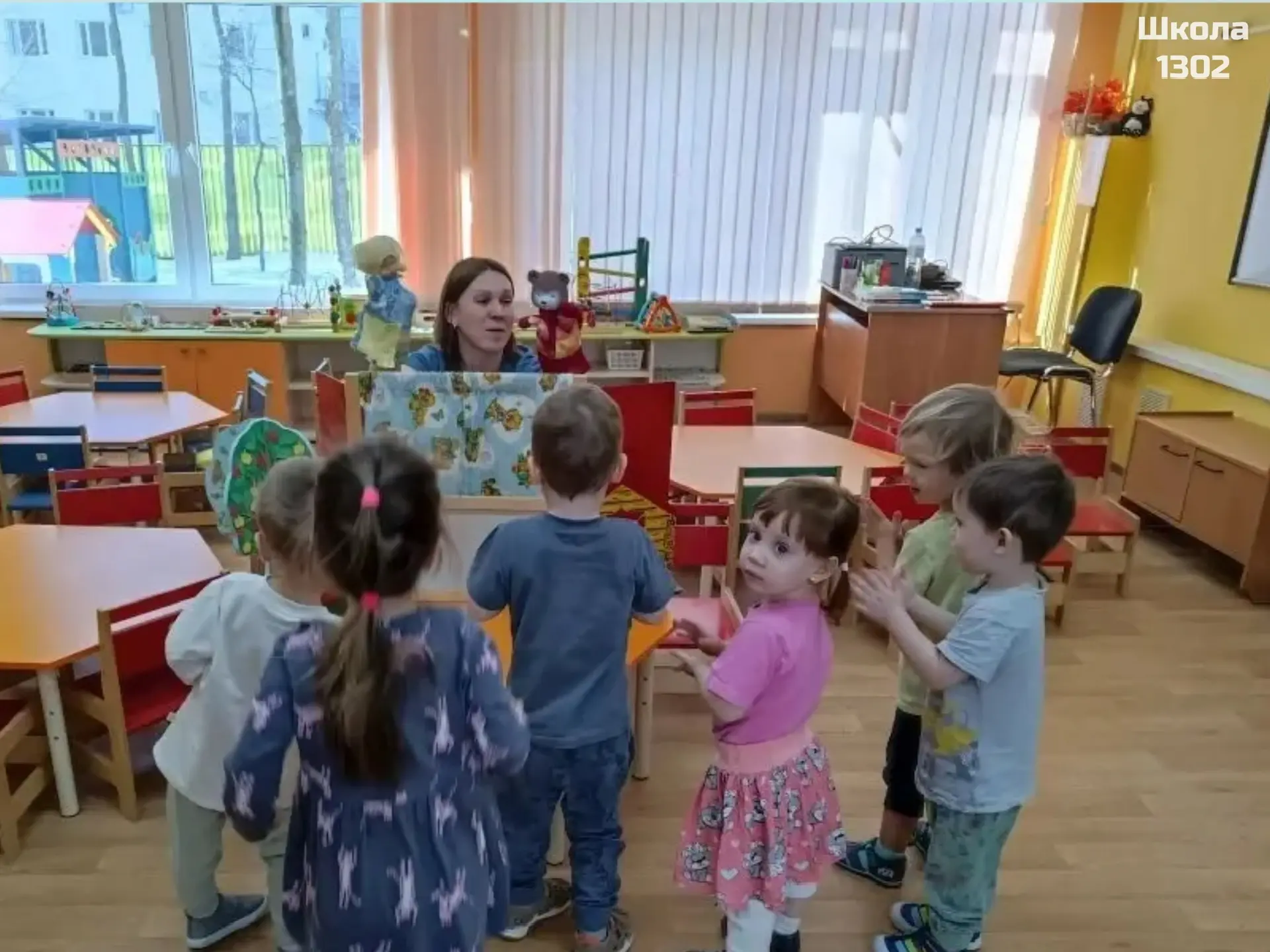 🎭 Наши дошколята занимаются творчеством!  На прошлой неделе мы поздравляли всех, кто любит сцену, тв