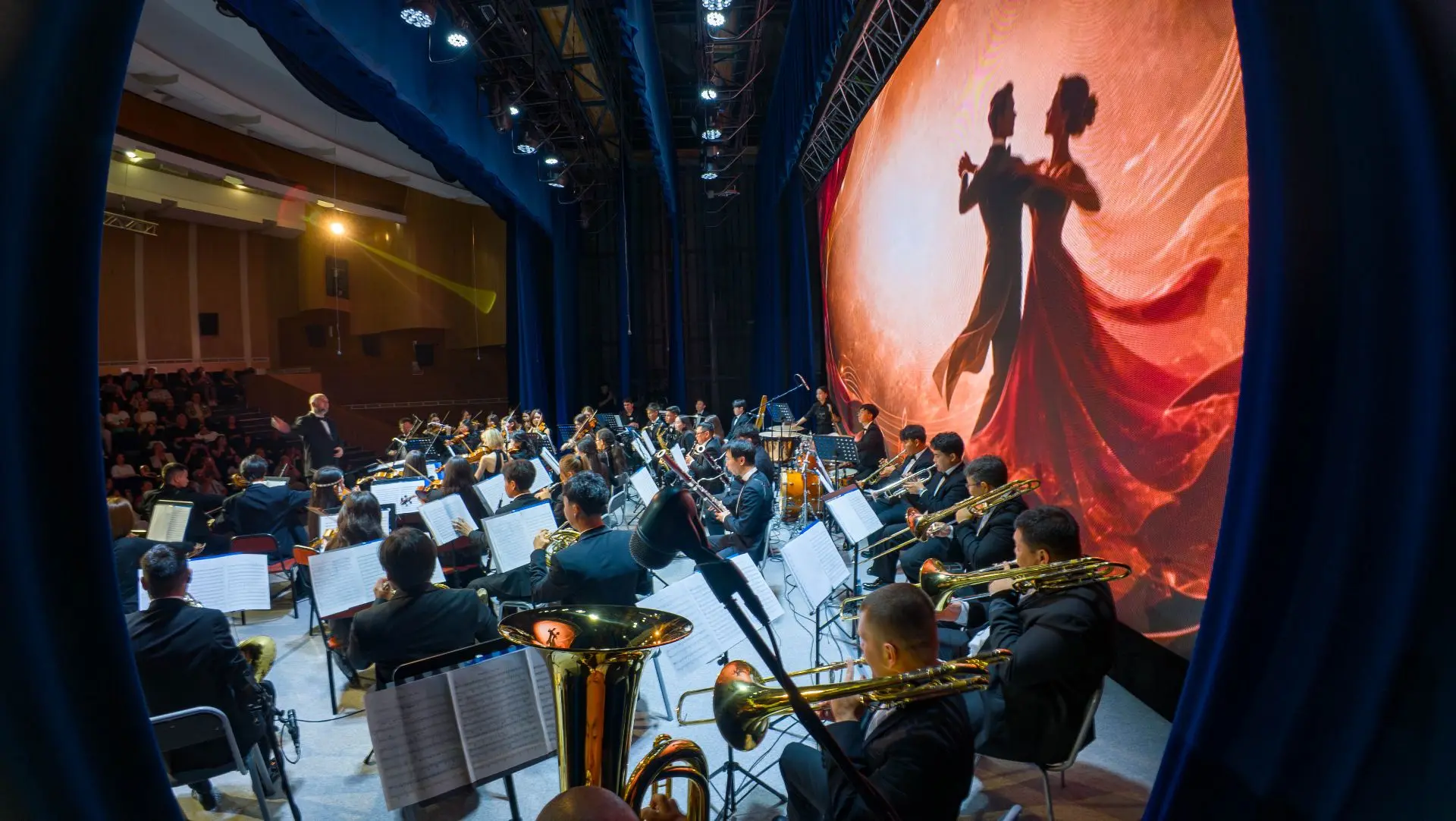 🎵 Молодёжный оркестр ДФО с триумфом выступил в Благовещенске! 🎻