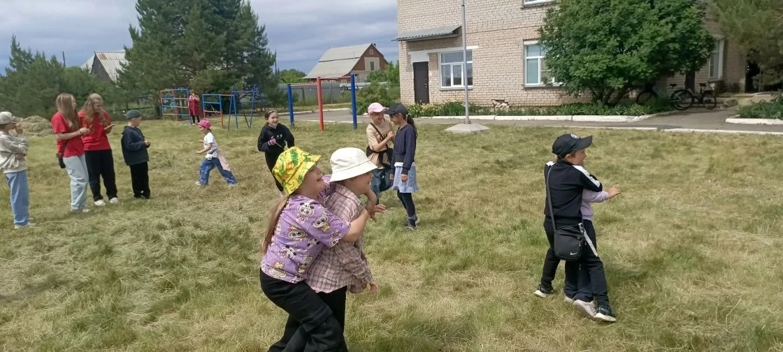 🎉🌍 День 3 в лагере "Смена Орлят России": День национальных игр, забав и танцев! 🌍🎉

📣Привет, др