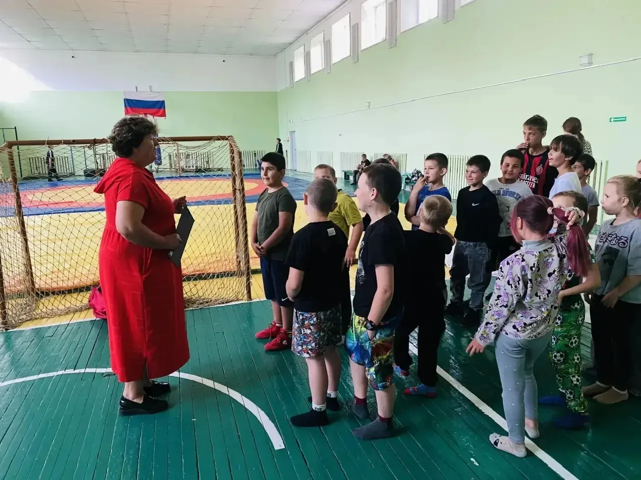 Сегодня в лагере: от дорожных знаков до модных шляп! 🚥🎩

День выдался максимально насыщенным:

✅ П
