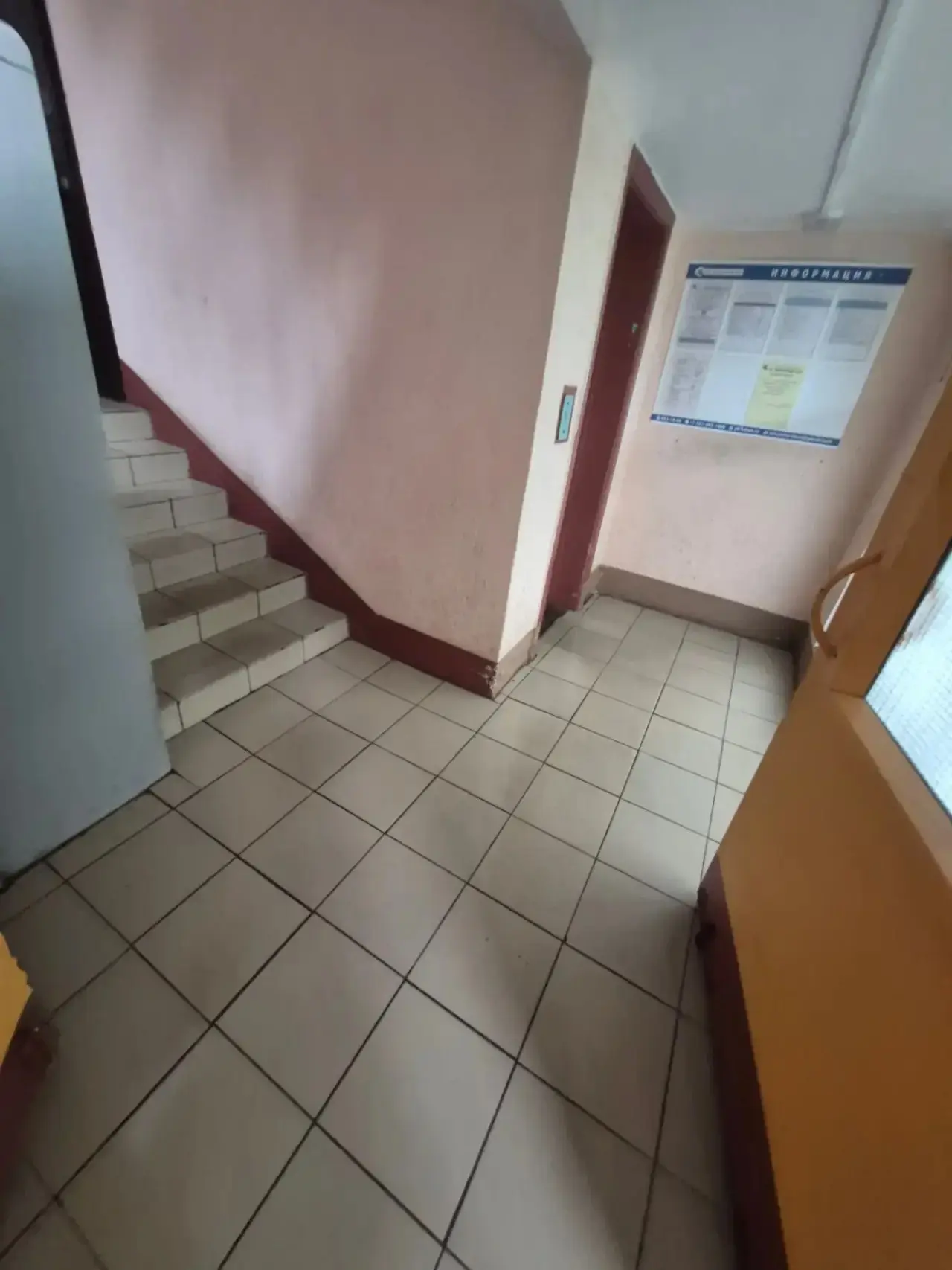 Ежедневная уборка первых этажей по адресу Белы Куна, ул.д.22, кор.1 🗑🗑🗑