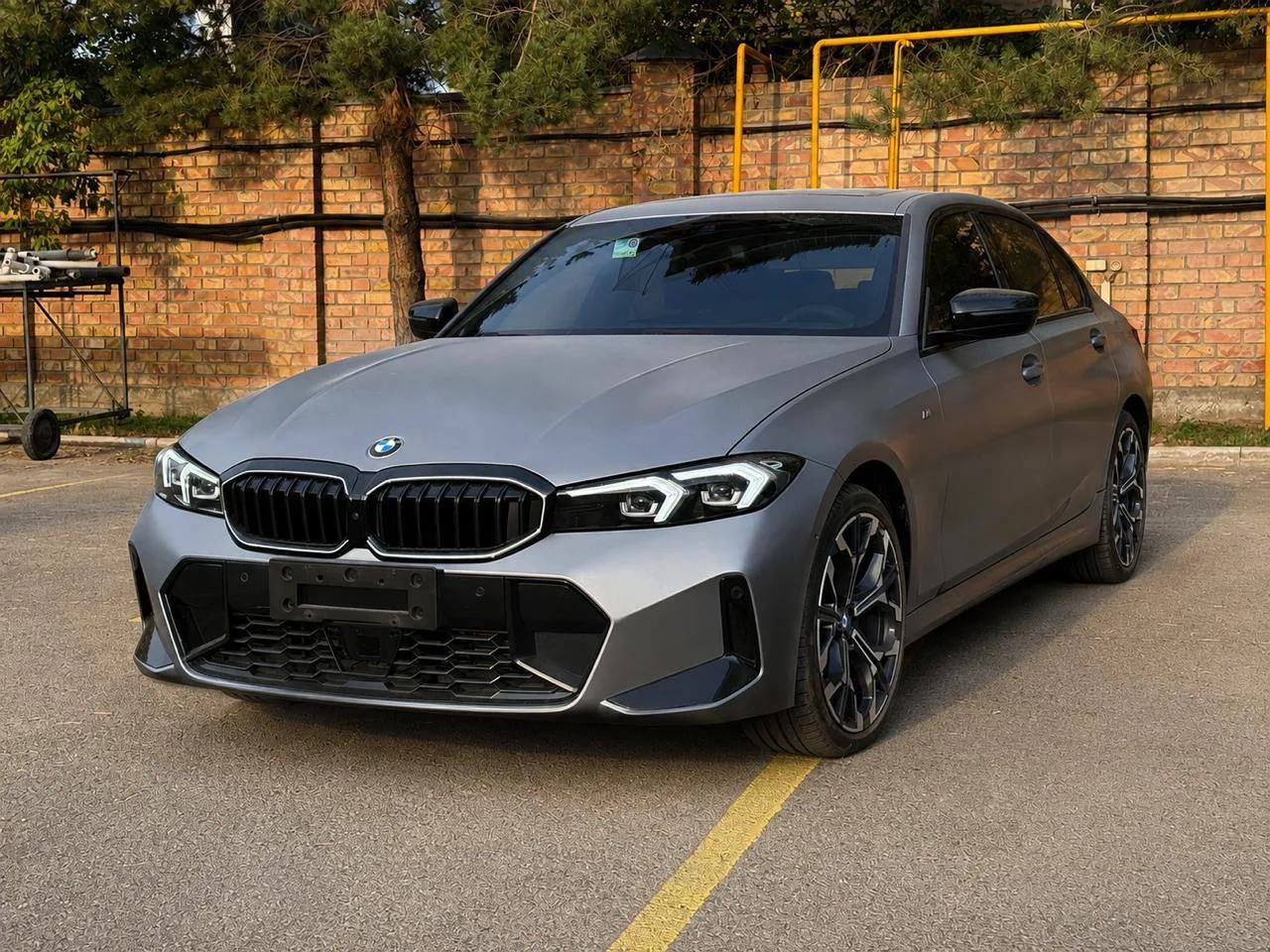 BMW 330 Li M-Sport 🚘