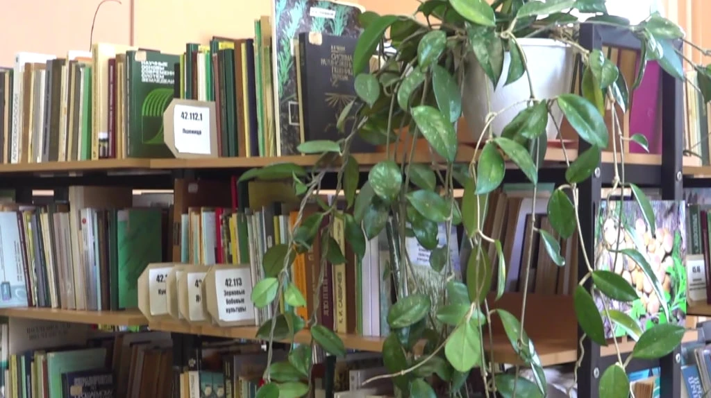 📚 Главной библиотеке Брянской области исполнилось 82 года

Брянская областная научная универсальная