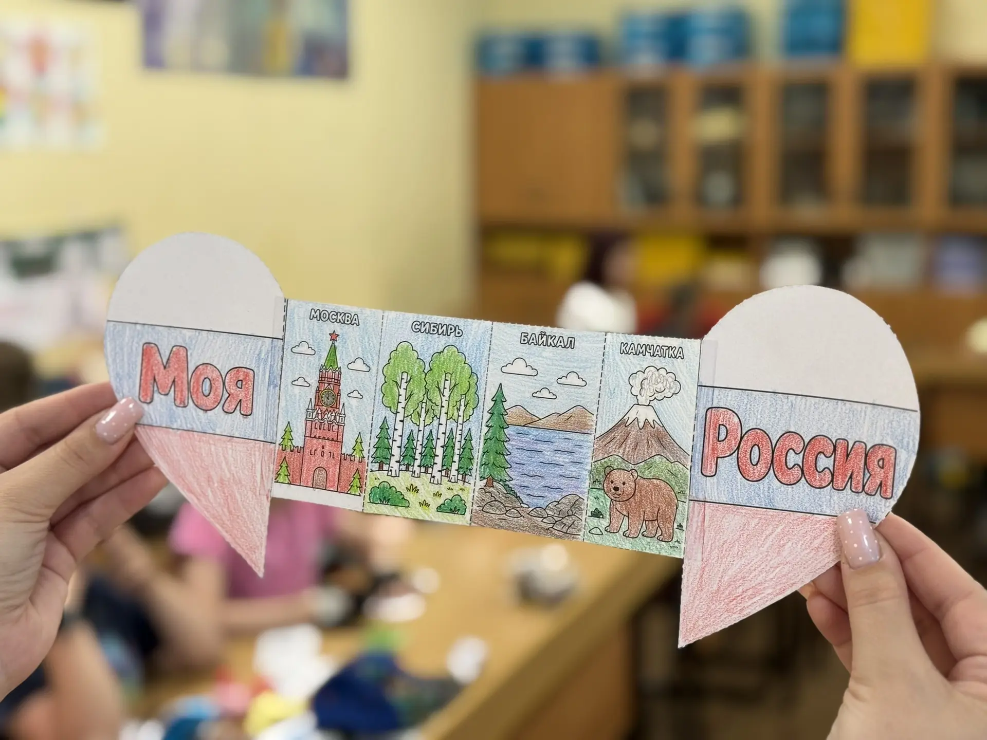 Каникулы в школе 😎

Завершилась заключительная смена нашего школьного лагеря «Каникулы с пользой». 