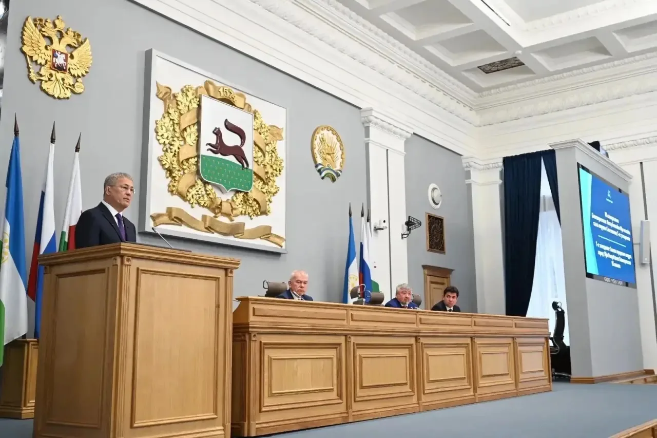 Поздравил депутатов Совета города Уфы шестого созыва с началом работы. Горожане оказали...