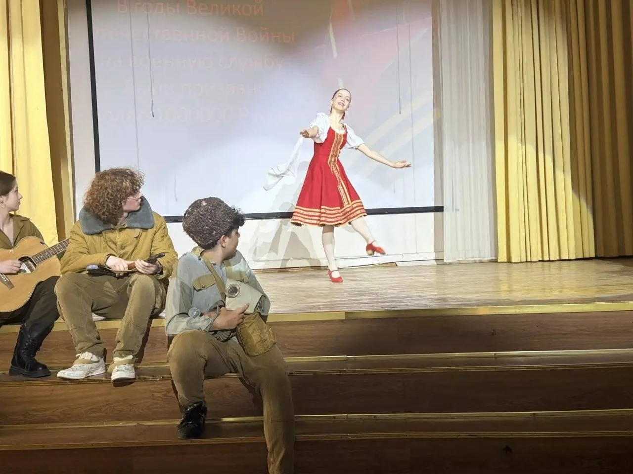 🎭 Театральная постановка "Вклад разных народностей в Победу"  🎖️ 7 мая в нашей школе царила особая а