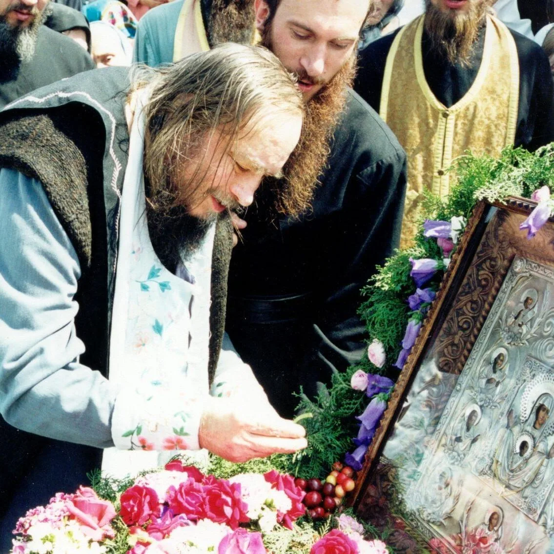 Встретился ты с человеком, помолись за него. Пришел тебе на ум какой-то человек, то ли ...