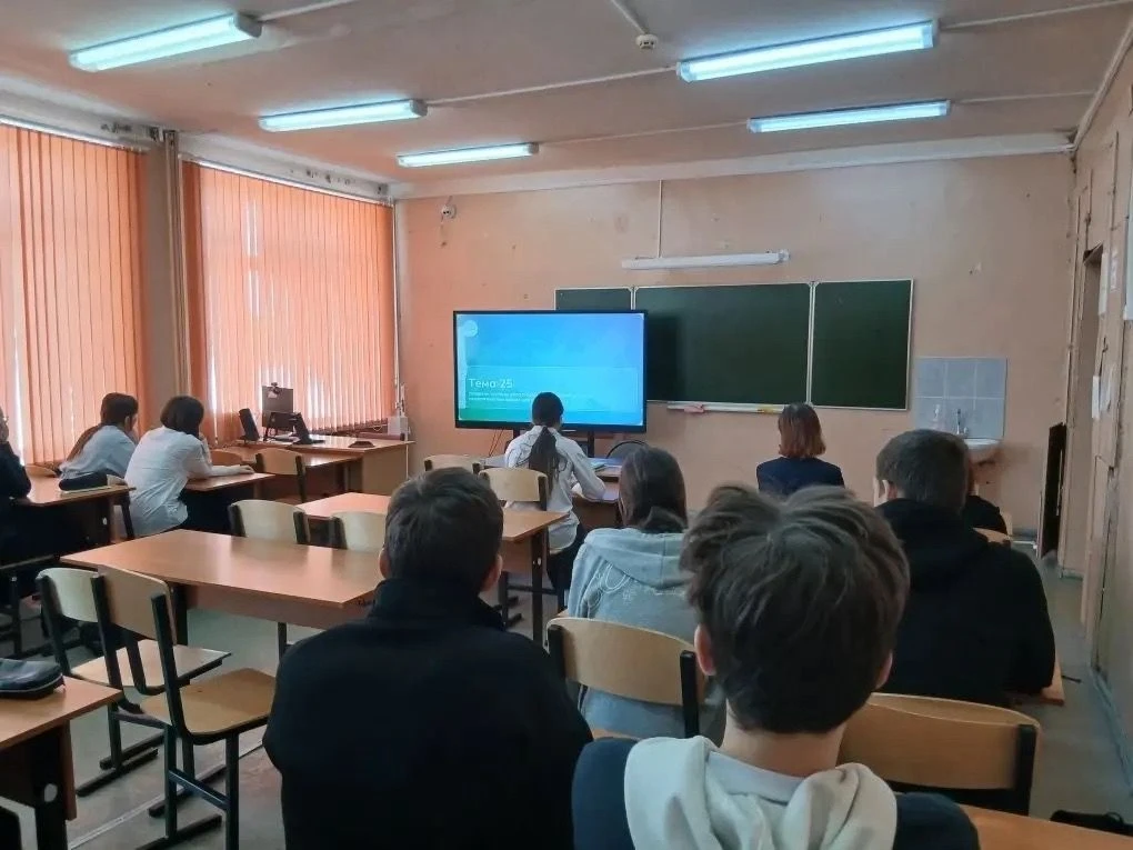 Профориентационные уроки в Хвастовичской школе12 марта ученики Хвастовичской школы прин...