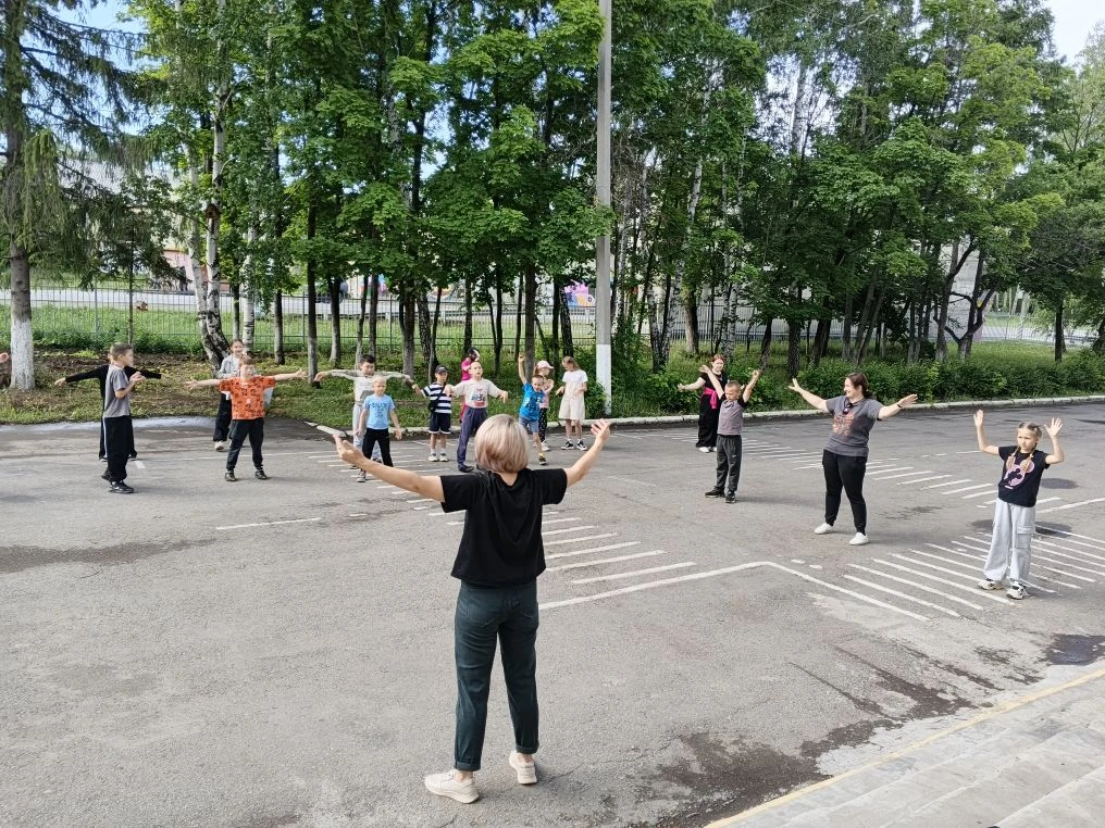Утренняя зарядка в лагере: как