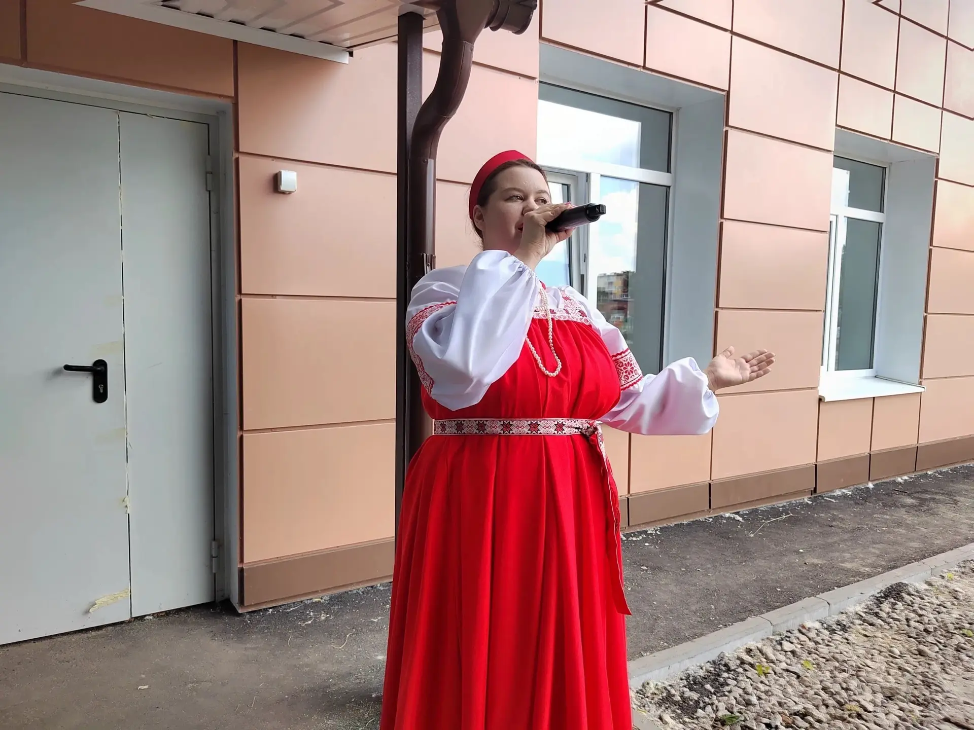 🌞 Продолжаем сезон развлекательных мероприятий в детских оздоровительных пришкольных лагерях. Сегод