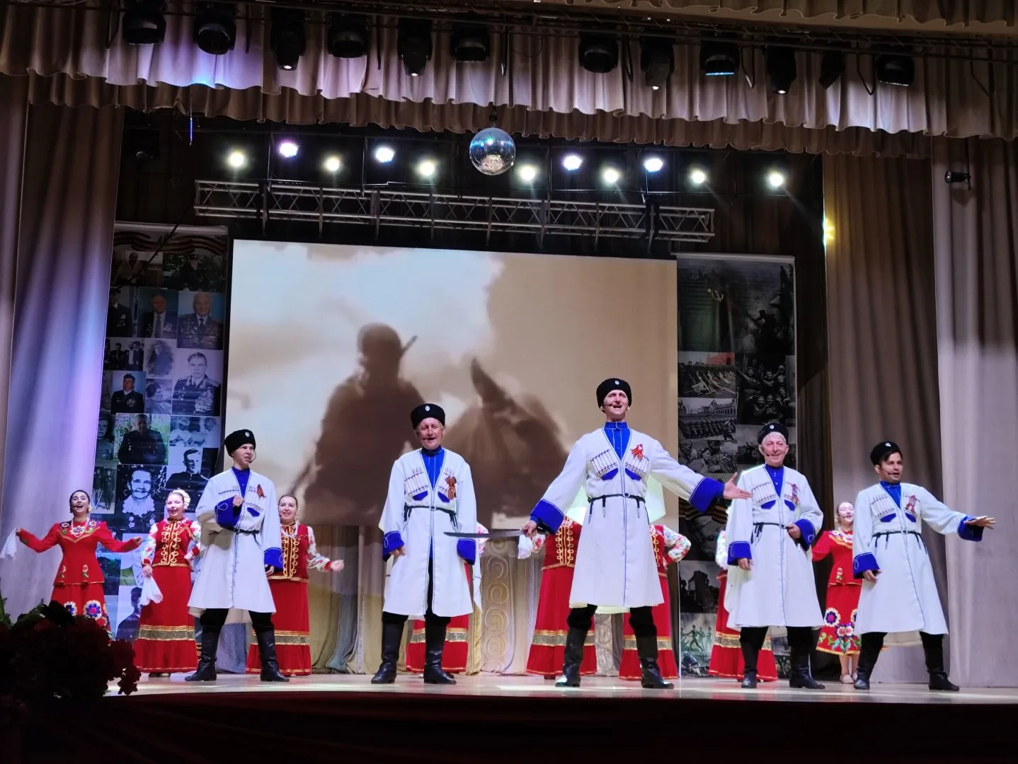🎼 Терский ансамбль — зрителю

🌟 Май стал для Государственного кизлярского Терского ансамбля казачь