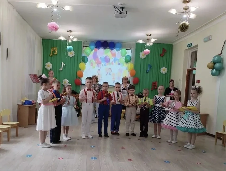Вот и прошли наши выпускные в группах 3/1 и 9/1, наполненные зажигательными танцами и веселой музыко