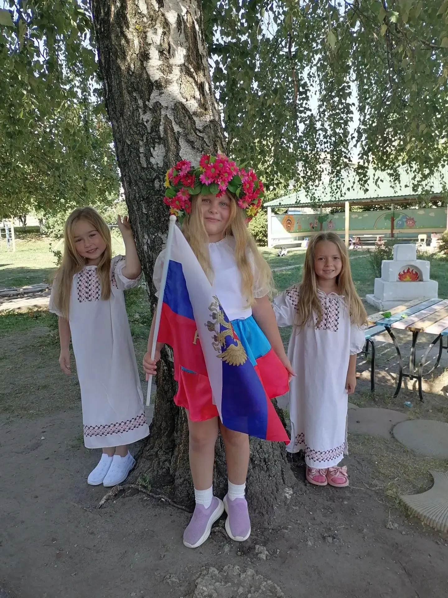 В МБДОУ "Федосеевский ДС "Яблочко" ярко и торжественно отметили День российского флага....