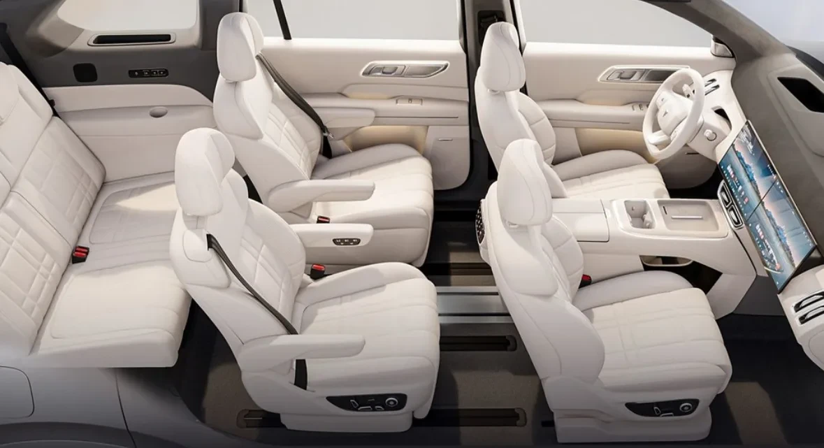 Компания Geely анонсировала новую линейку премиальных минивэнов Galaxy V, старт которой ознаменуется