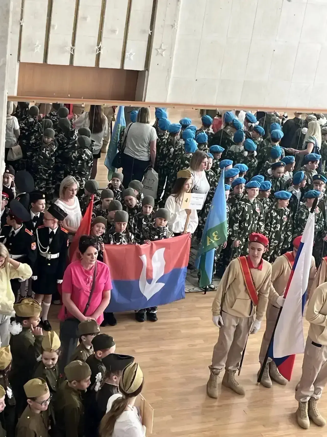 «Зарница 2.0» 🏅: команда нашей школы младшей возрастной категории «Вторая семья» с гордостью приняла