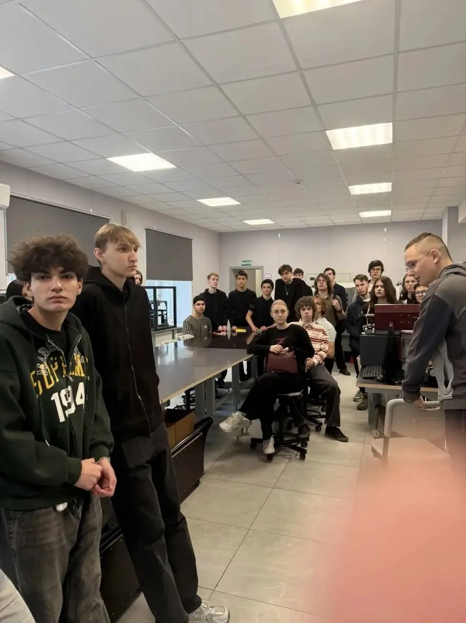 ✨ Недавно на кафедре ИТНО НИУ МЭИ прошёл мастер‑класс для учеников 10 «А» и 11 «К» классов (инженерн