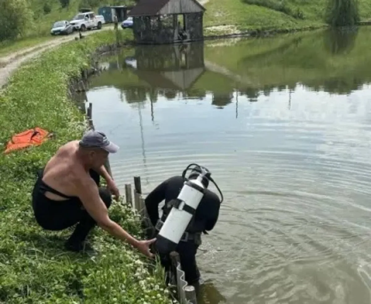 В Трубчевском районе водолазы подняли тело мужчины 1990 года рождения