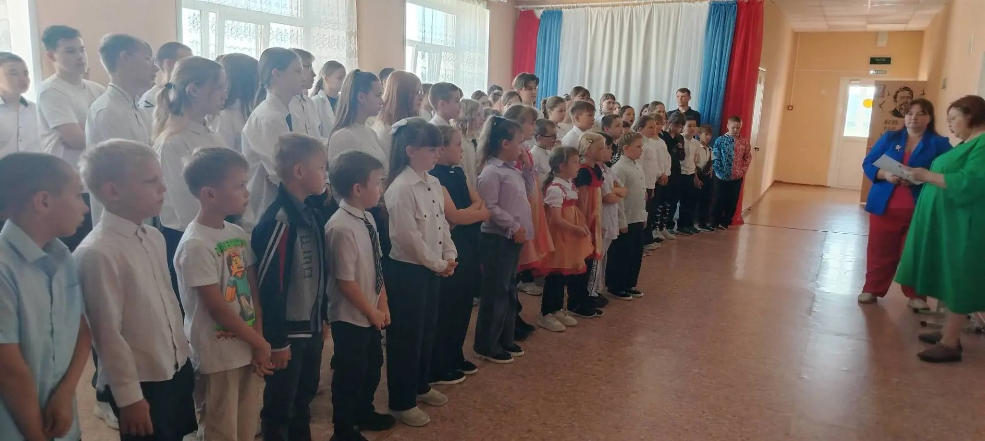 26 мая в школе прошла торжественная линейка, посвященная окончанию учебного года. Дирек...
