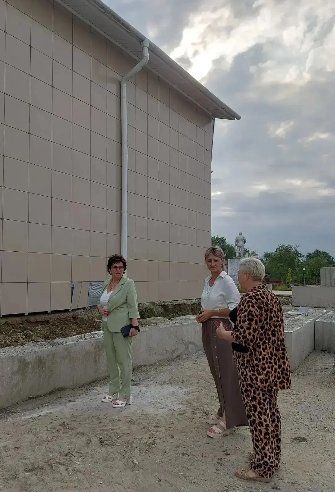 Культура начинается с порога: Дом культуры в Водоразделе преображается 🏛️✨

Сегодня осмотрела ход р