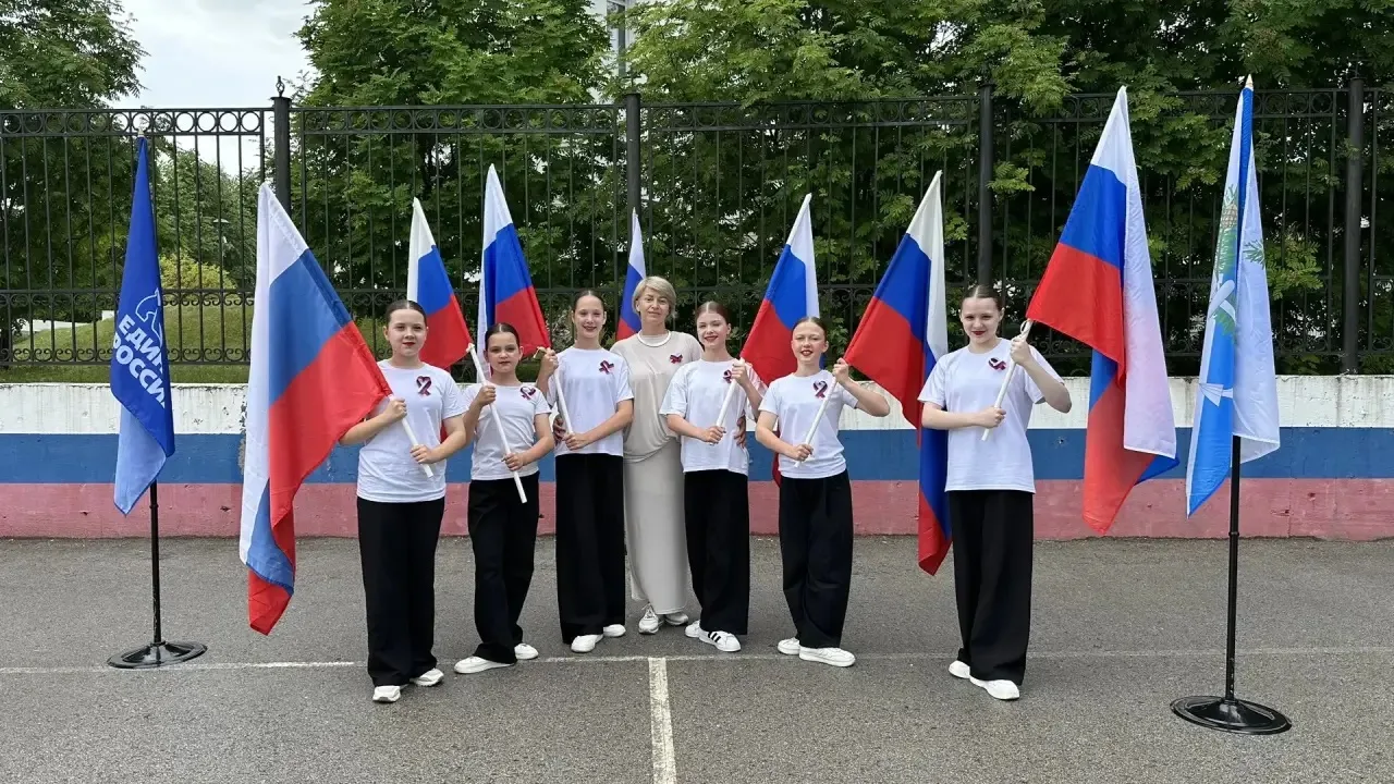11 июня праздничная программа, посвященная Дню России прошла в д.п. Кудряшовский.