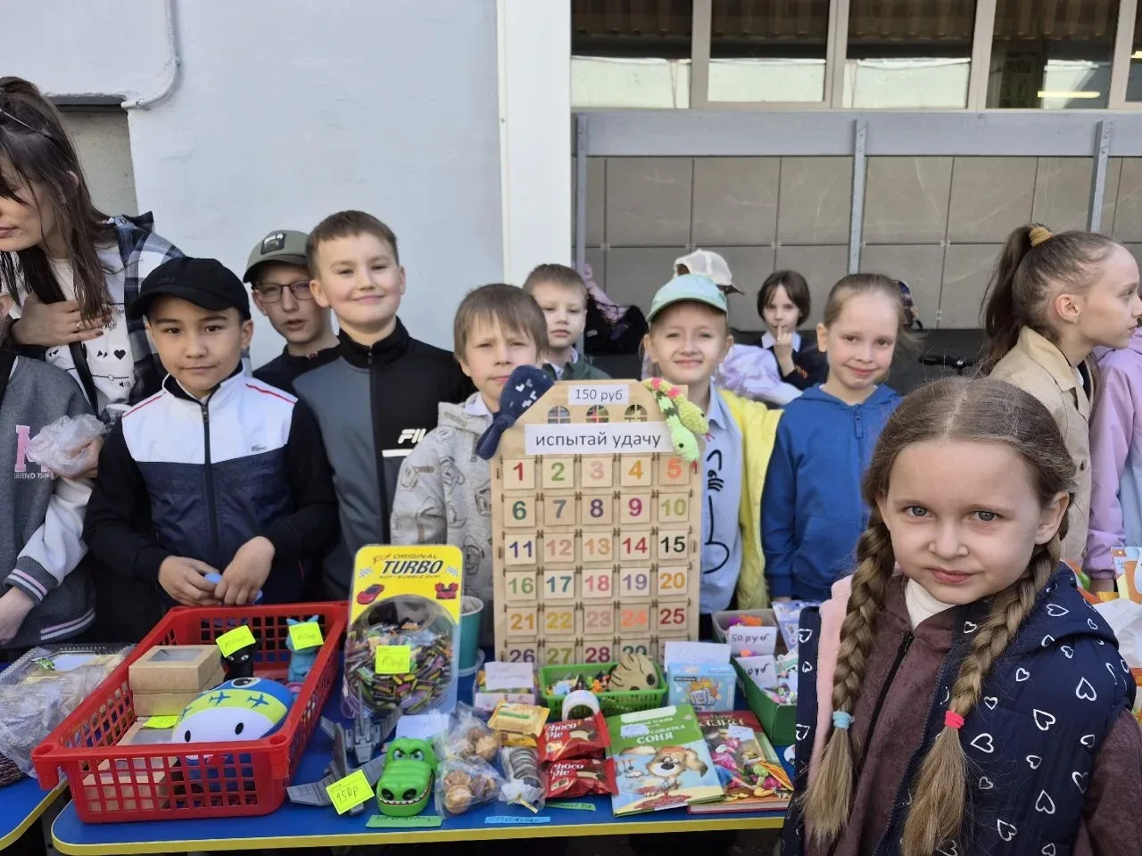 🇷🇺Заканчиваем учебный год добрыми делами!!! Каждая четверть в этом учебном году- это помощь СВОим! М