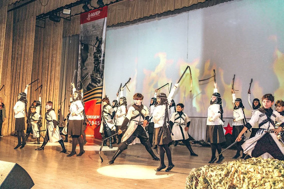 ЖИВАЯ ПАМЯТЬ В СЕРДЦАХ ПОКОЛЕНИЙ!  В рамках ХХХI районного фестиваля народного творчества «Стяг Побе
