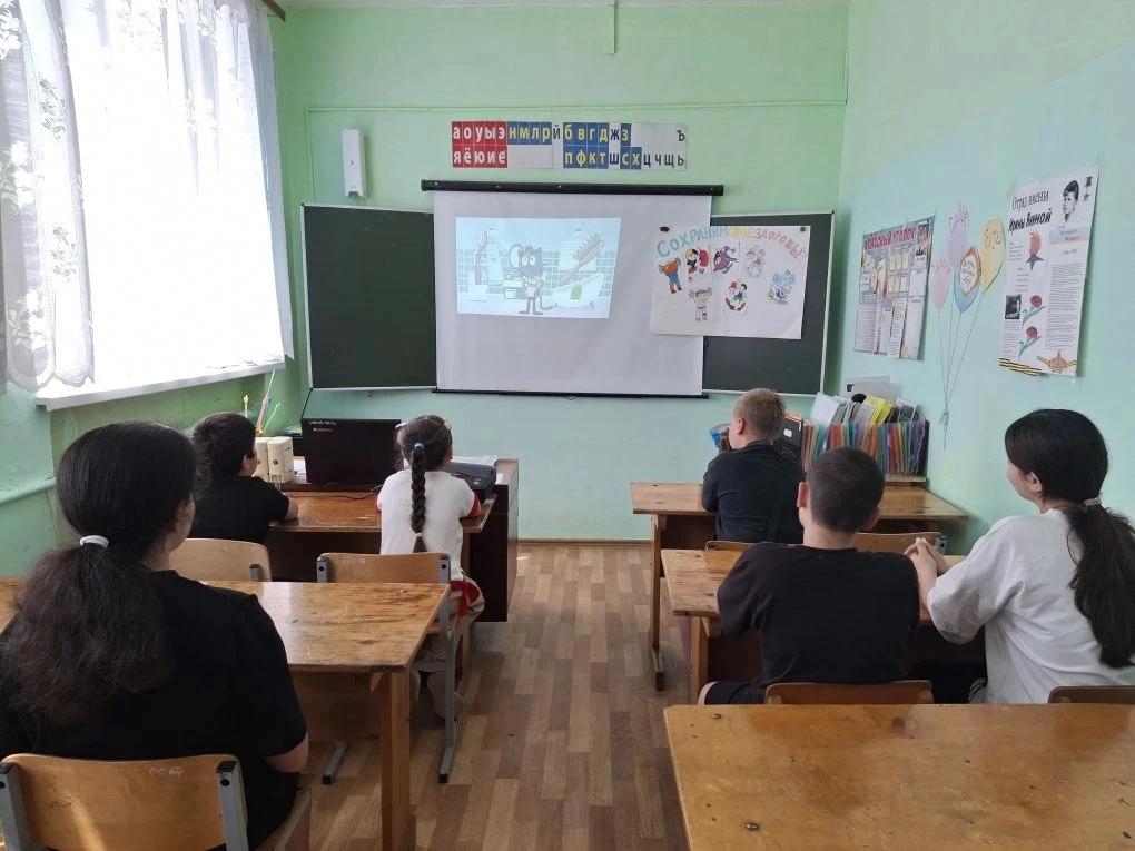 Беседа с просмотром видеоролика "Полезные и вредные привычки"