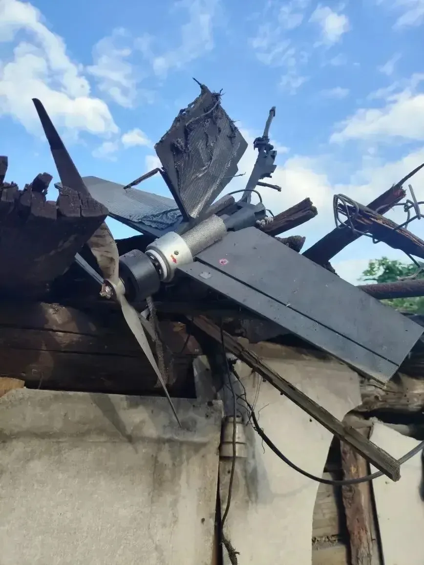 ⚡️ ВСУ продолжают наносить удары по мирным жителям республики

Вражеский БПЛА атаковал гражданский а