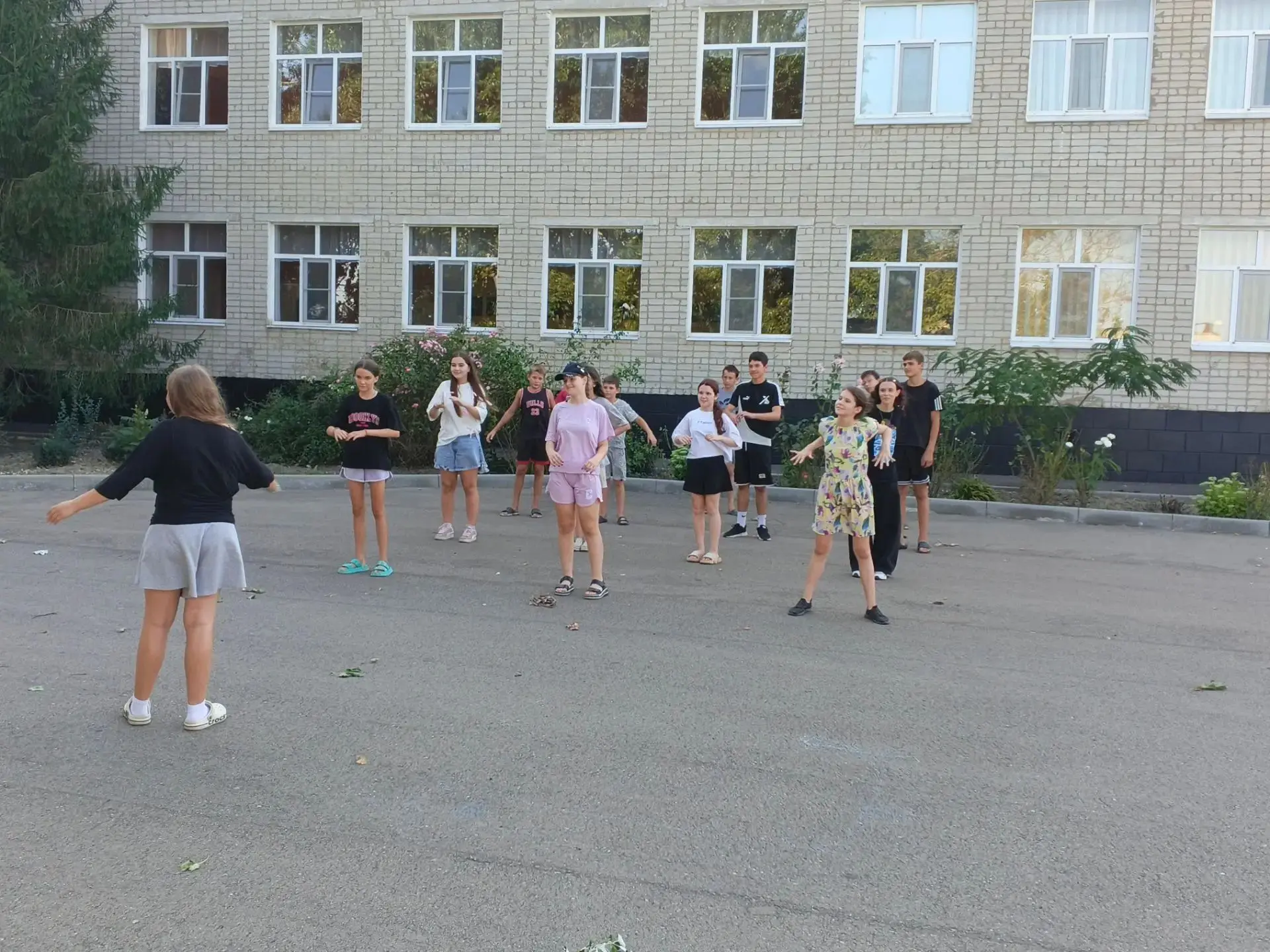 В 6 А классе прошёл очередной день вечерней тематической площадки. Начали с энергичной ...