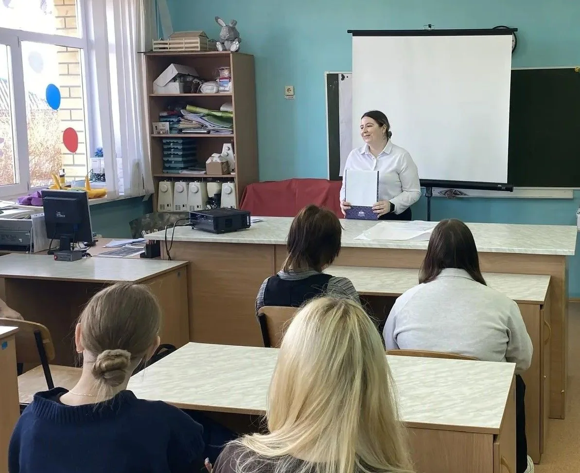 НЕДЕЛЯ ПСИХОЛОГИИ 🤝 В 10а классе прошло занятие с элементами тренинга под названием «Мы». Цель этого