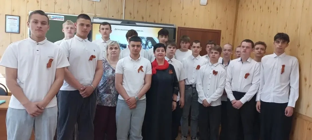 ✅В группе СВ-25 с куратором Кретовой Р.В.прошел классный час на тему "Судьбы, опаленные войной". Сту