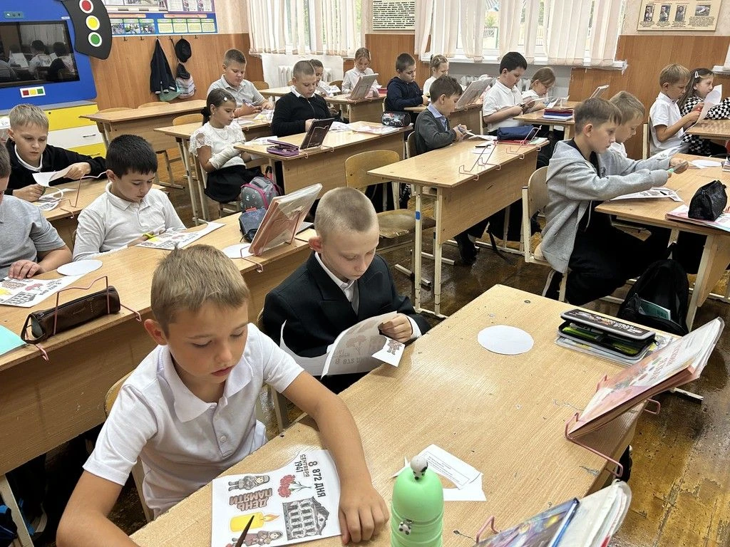 В понедельник, 7 сентября, в нашей школе прошли внеурочные занятия из цикла «Разговоры ...