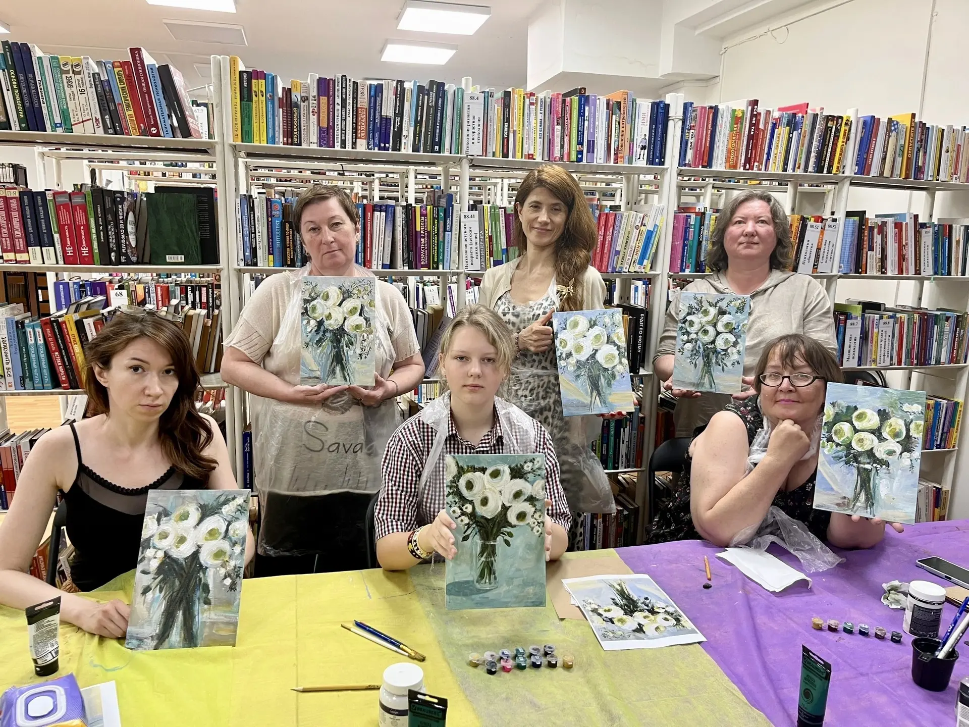 👩‍🎨Наши гости написали чудесные летние картины☀
 
Вместе с художником Нариной Казаровой участницы 