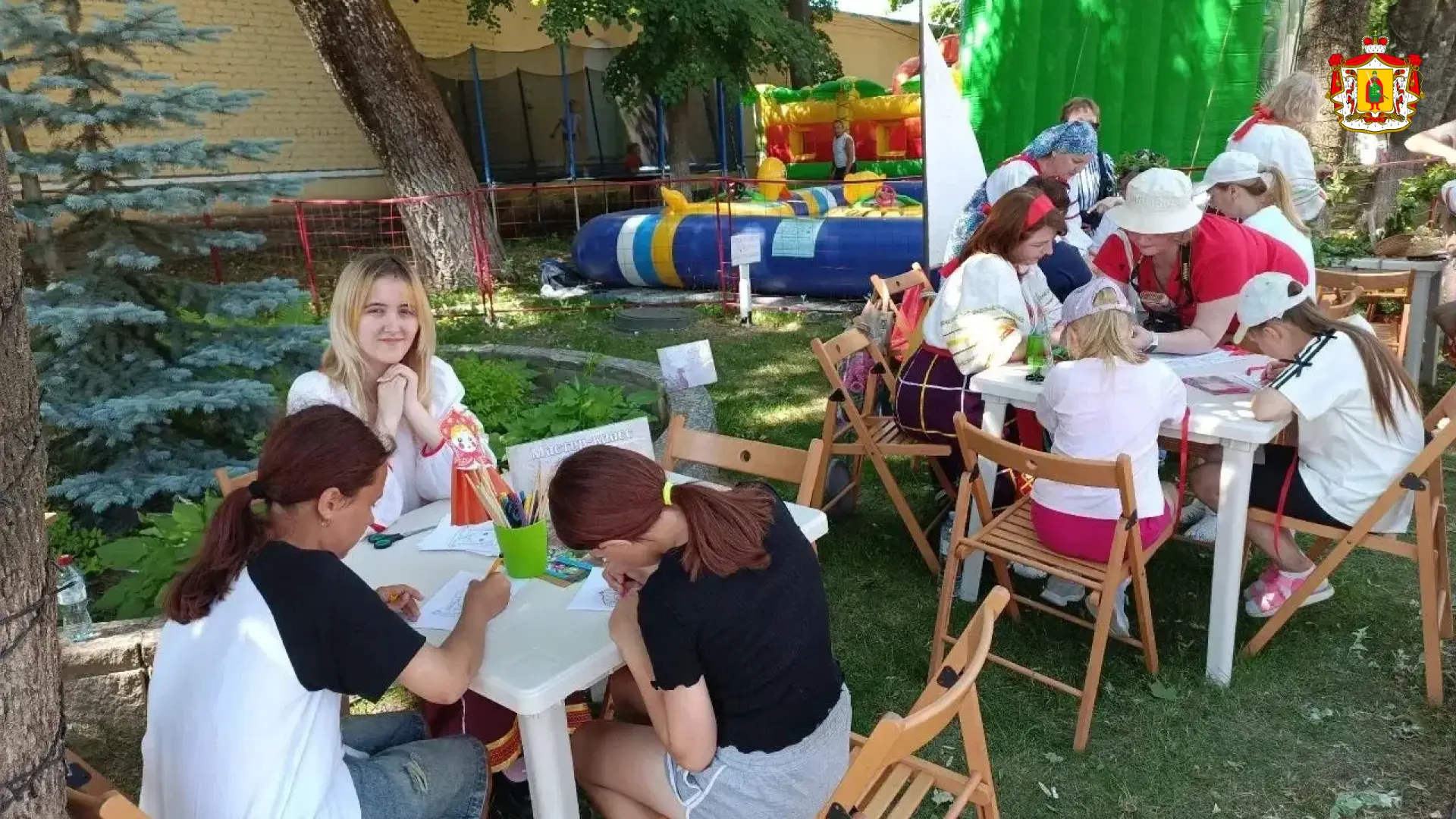 В Касимове прошёл фестиваль народного творчества «Золотая ладья».

Мастера народного и декоративно-п