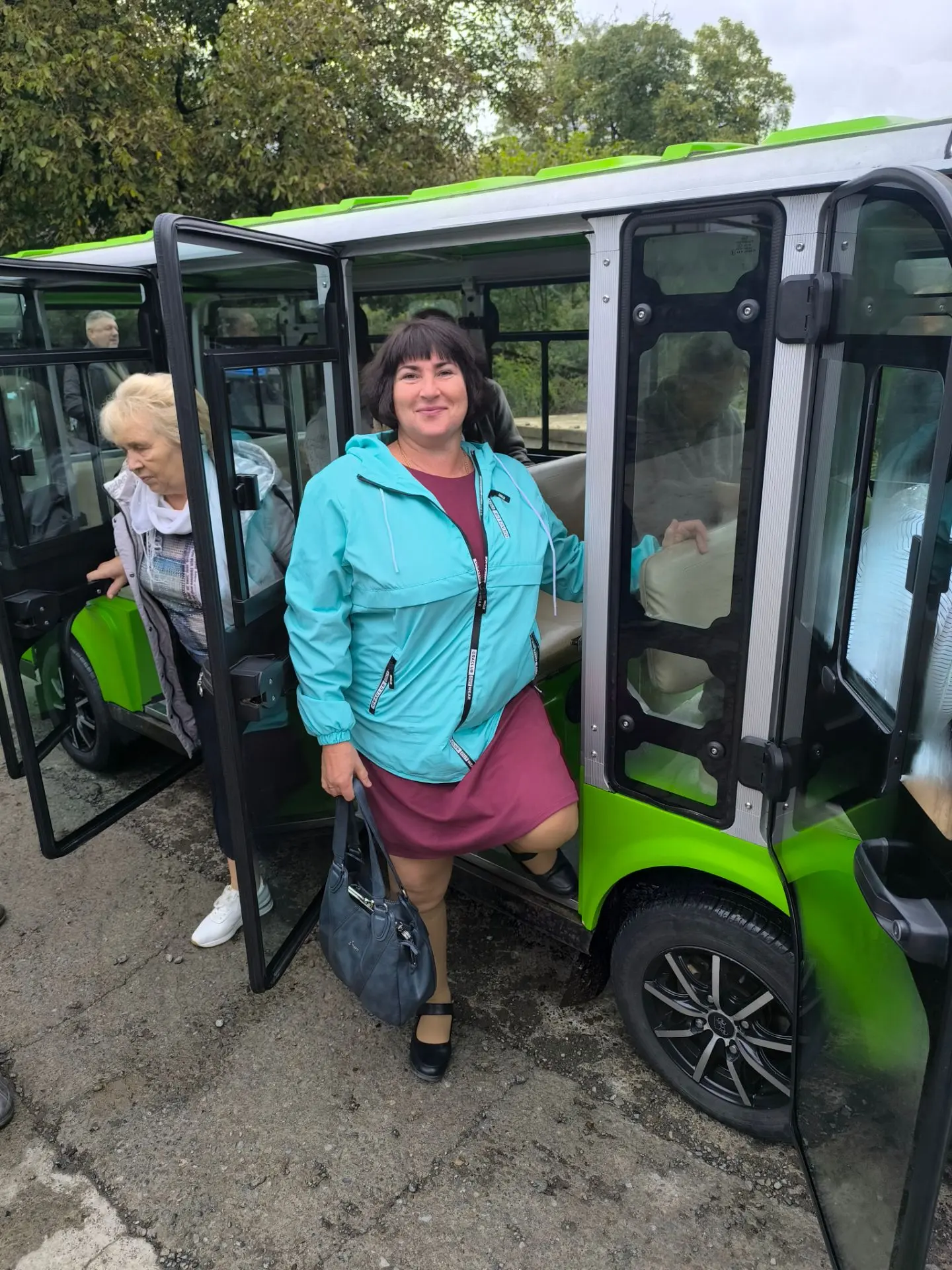 🚌 Отправились на электромобилях  в монастырь святого великомученика  Георгия Победонос...