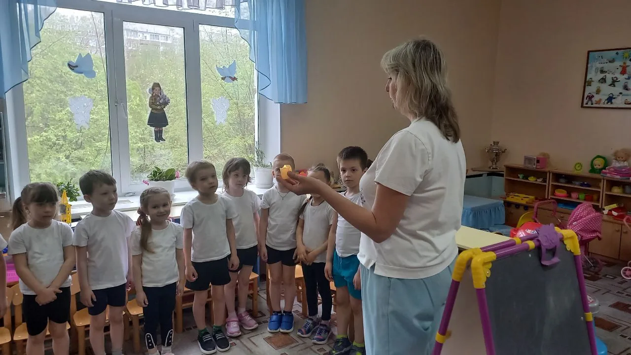 Сегодня мы с ребятами говорили о подвиге народа в Великой Отечественной войне, о настоящих героях,пр
