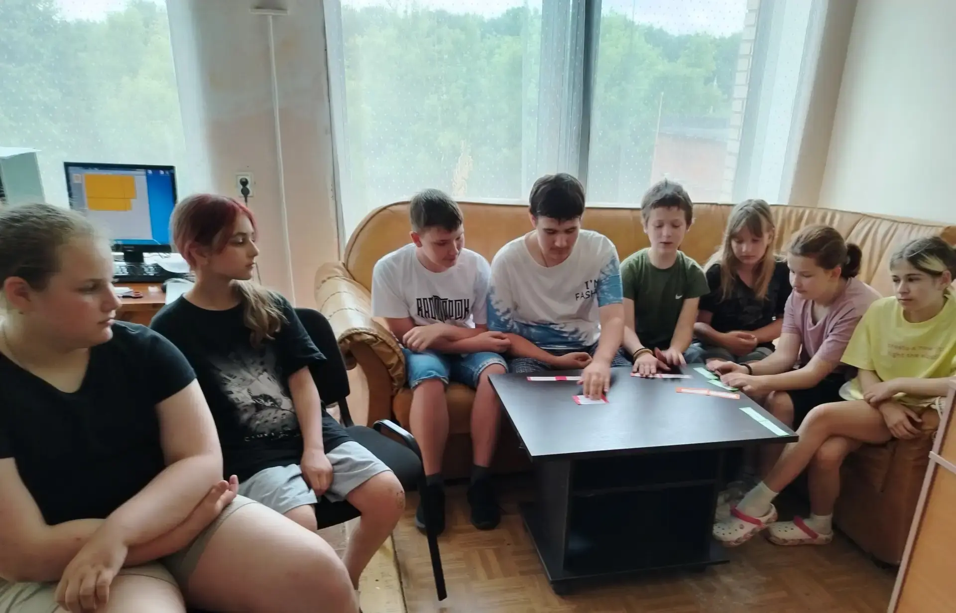 9 июня в Международный день друзей – в Новоклёмовской сельской библиотеке собрались дети, чтобы отме