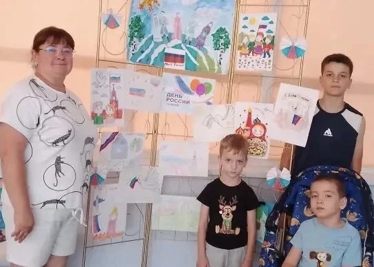 КАКАЯ ОНА, РОДИНА? ❤

В нашем Центре прошла выставка детских рисунков «Россия — наш общий дом». Орга