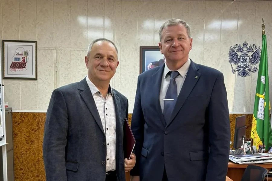 Награда камешковскому учителю