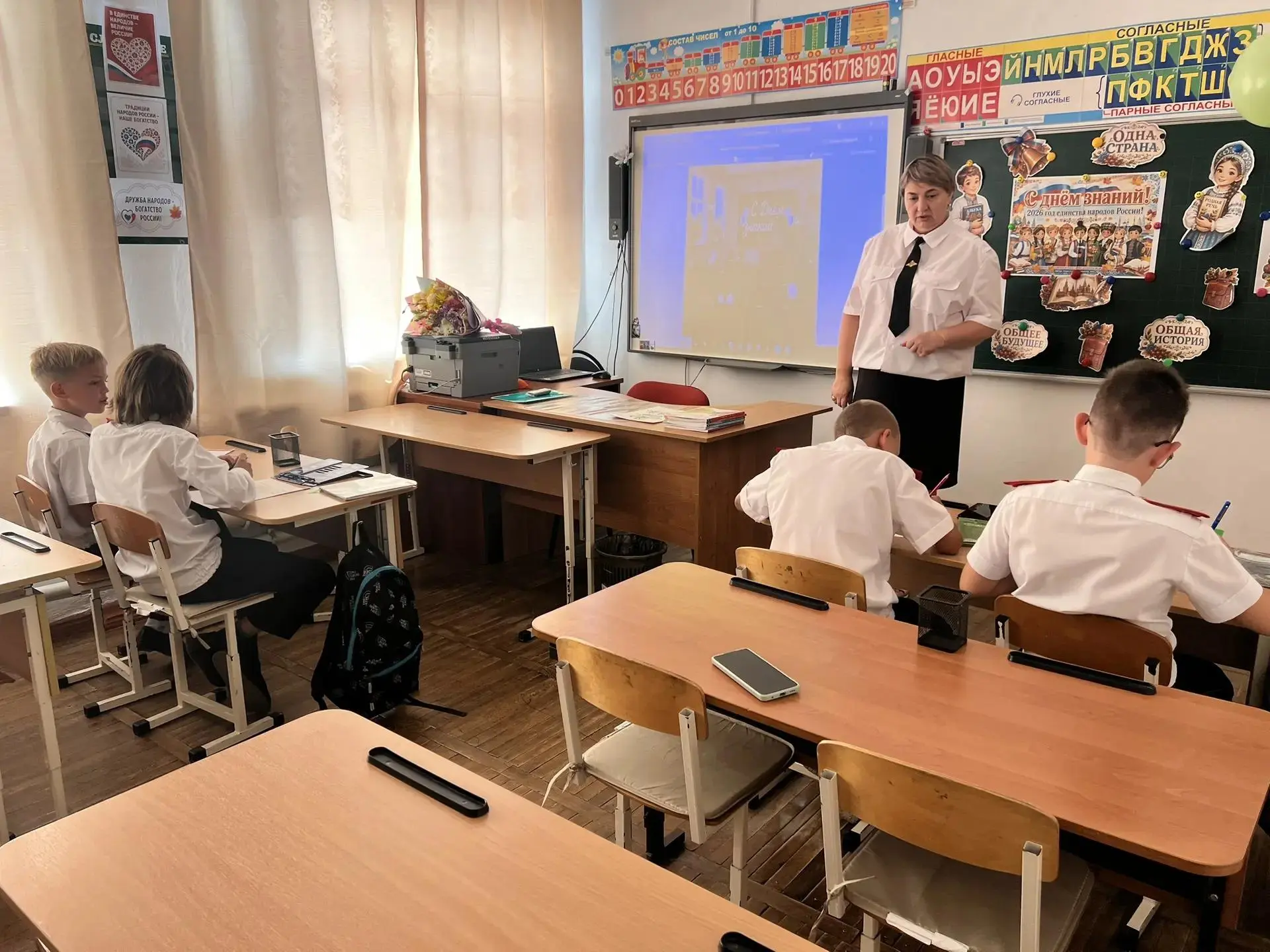 1 сентября в ООШ № 12 ст. Дербентской дан старт новому учебному году. Линейка собрала в...