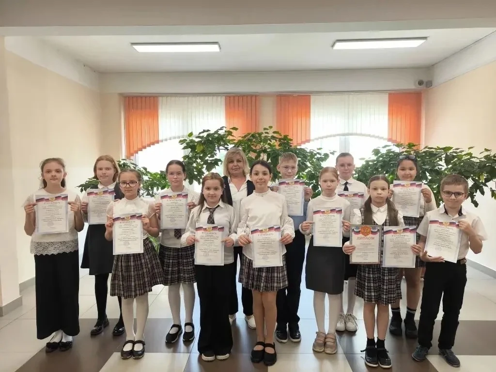 В этом учебном году школьный Кукольный театр «Ирида» под руководством педагога Терешкин...