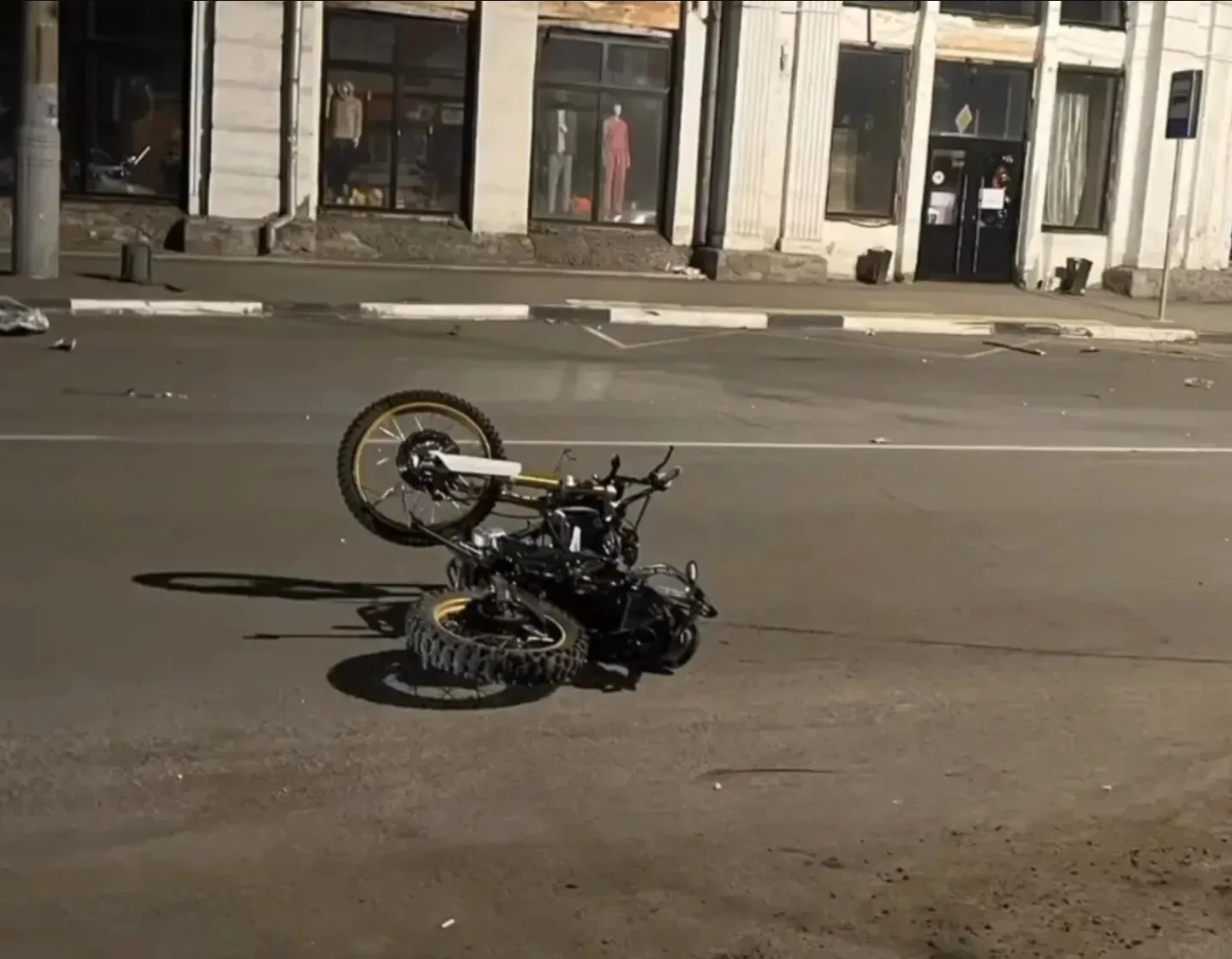 ❗️В Чите водитель «Хонды» насмерть сбил 17-летнего мотоциклиста и скрылся❗️