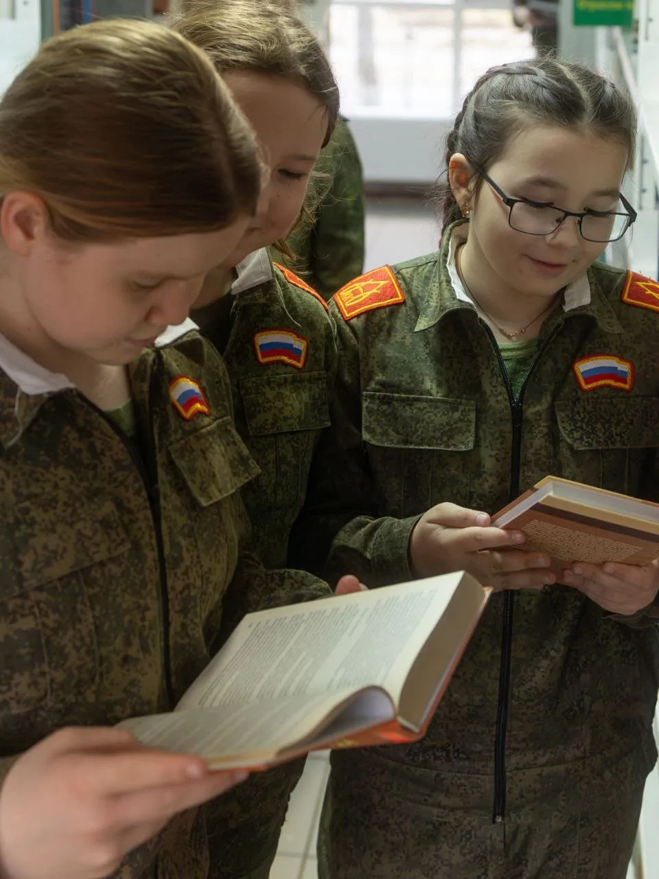 ФУТБОЛЬНЫЙ КВИЗ В БИБЛИОТЕКЕ  19 ноября в рамках фестиваля "Футбол в школе" пятиклассникам из кадетс