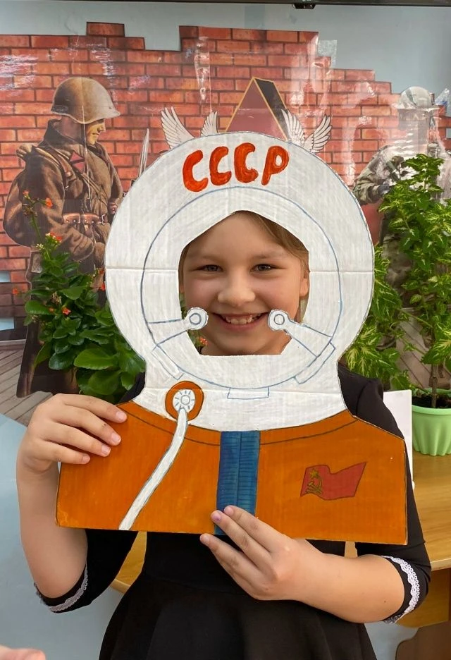 Космический полет в библиотеке с. Истошино! Сегодня шестиклассники Истошинской СОШ не сидели за парт