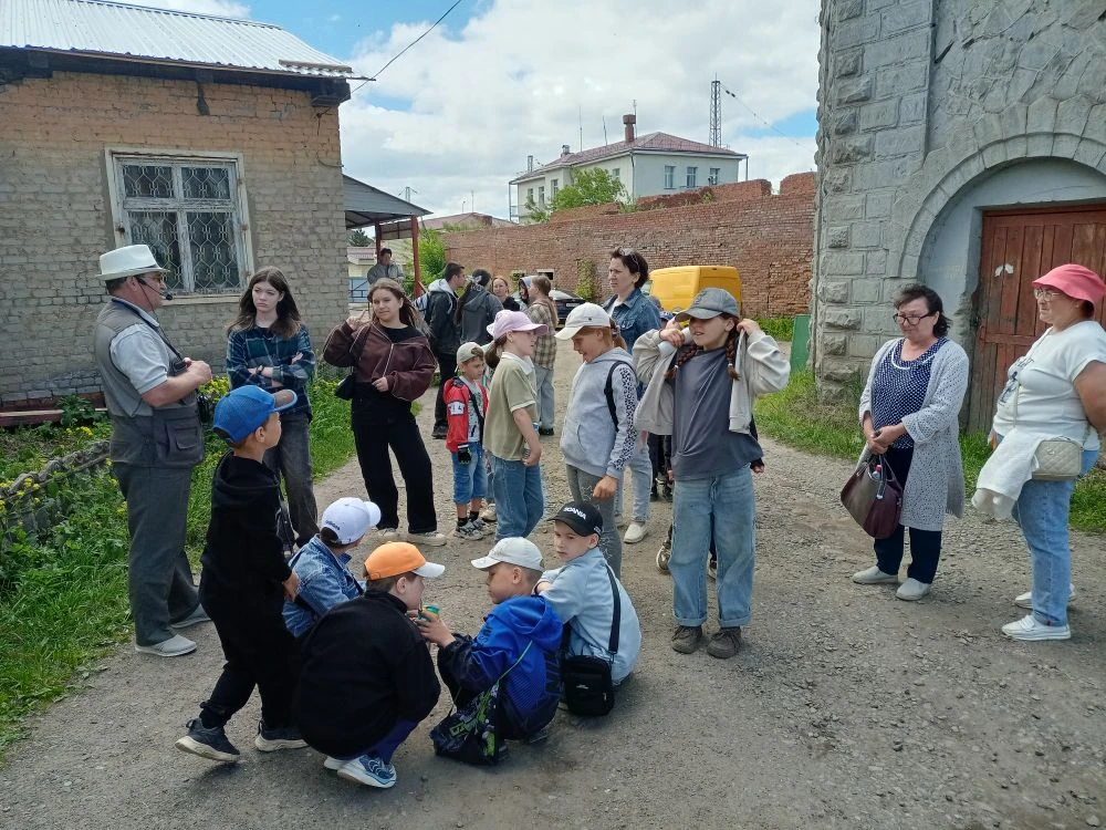 10 июня ребята из пришкольного лагеря "Смена Первых. АгроПроСвет" отправились в п. Бале...