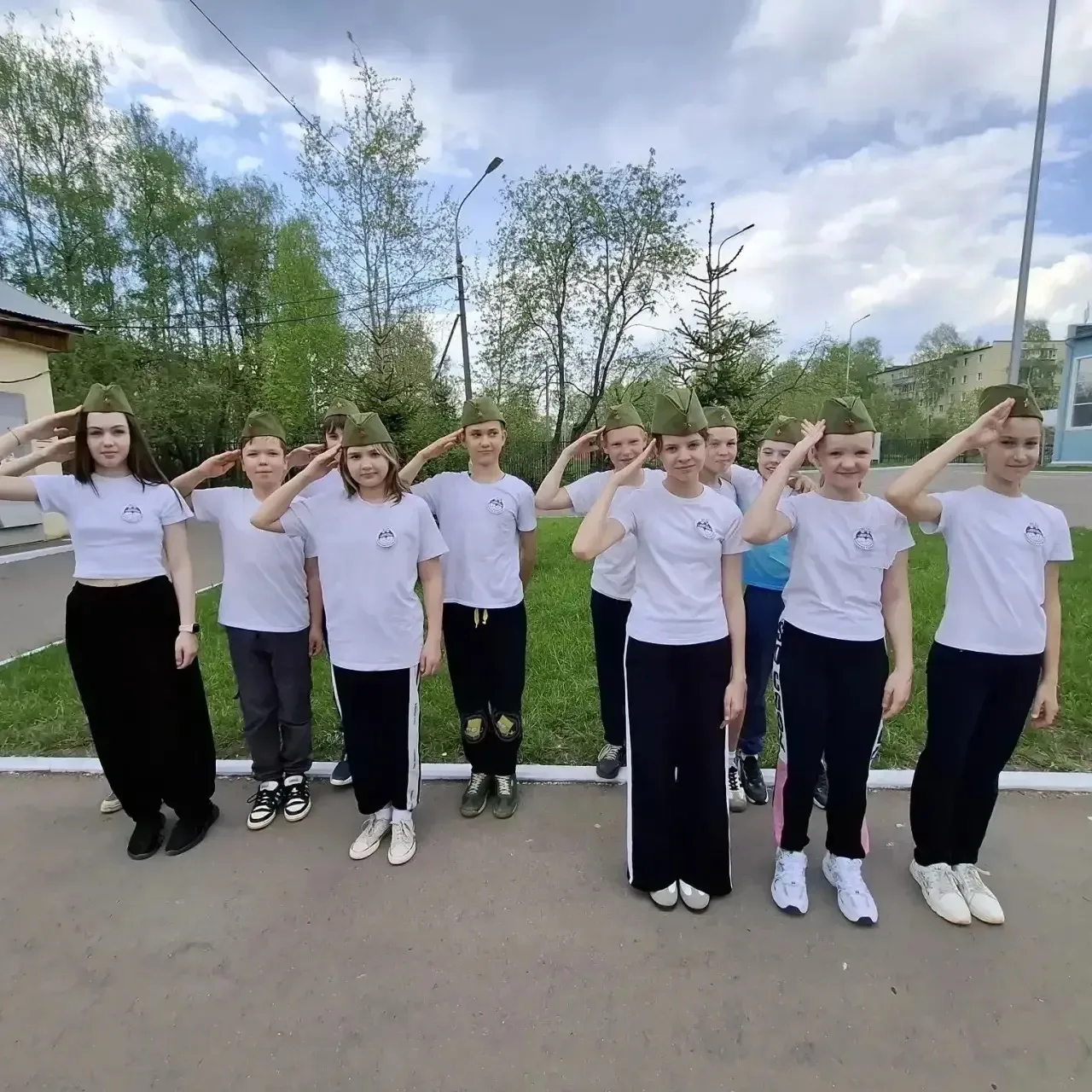 🎯 В нашей школе прошла военно‑патриотическая квест‑игра «Разведчики», посвящённая Дню Победы! 👥   🪖 