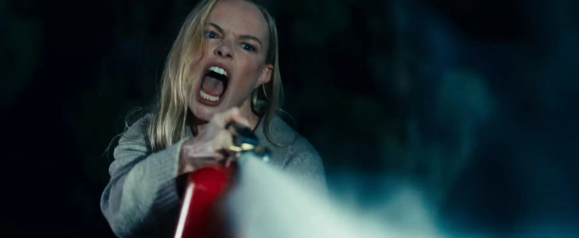 Ночь койота (2025)  Жанры: #ужасы #комедия  Молодая семья, переехавшая на Голливудские холмы в Лос-А