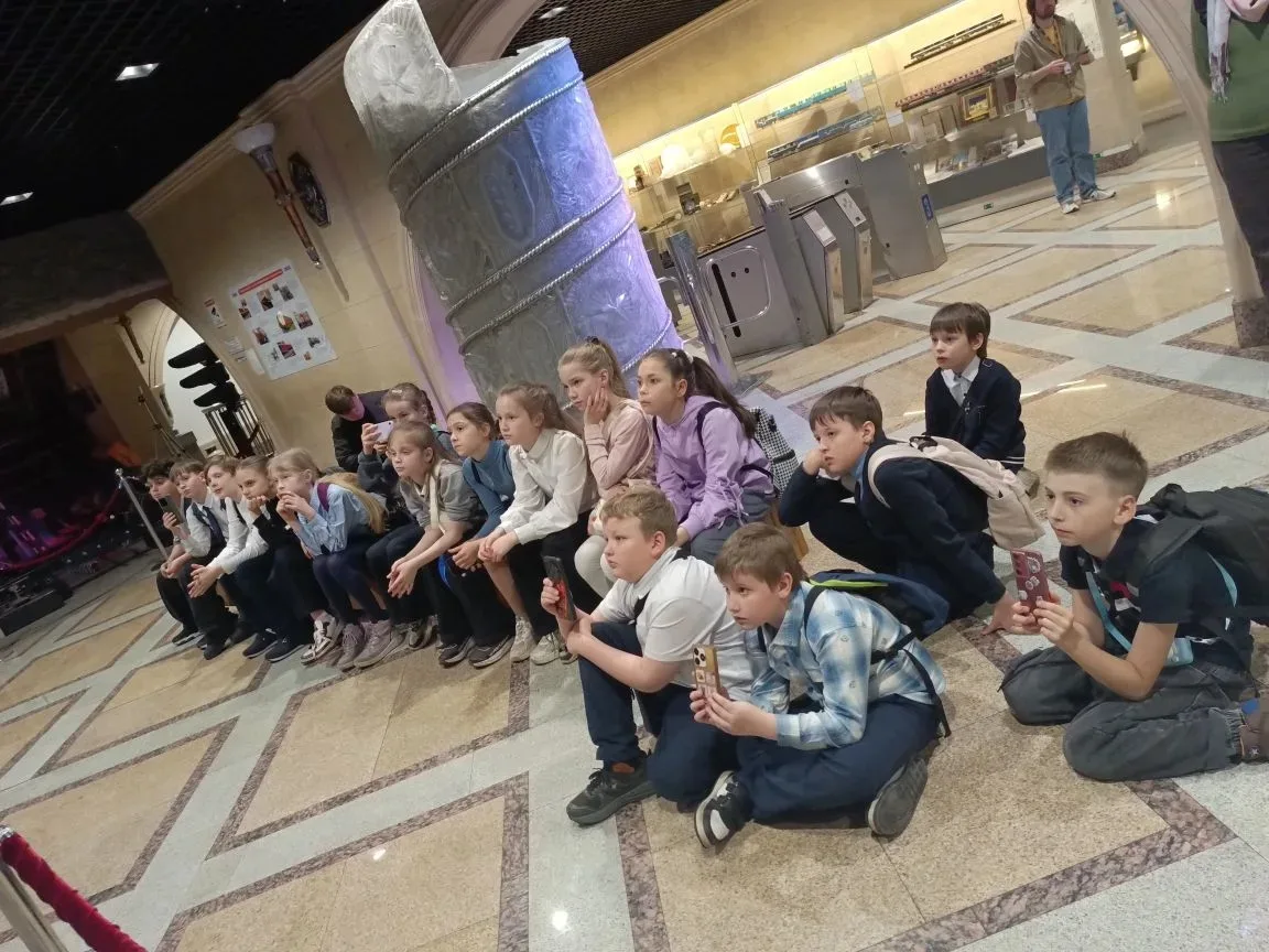 🚇 Водить поезда разрешается! Ученики лицея примерили профессии метрополитена  Знаете, что общего меж