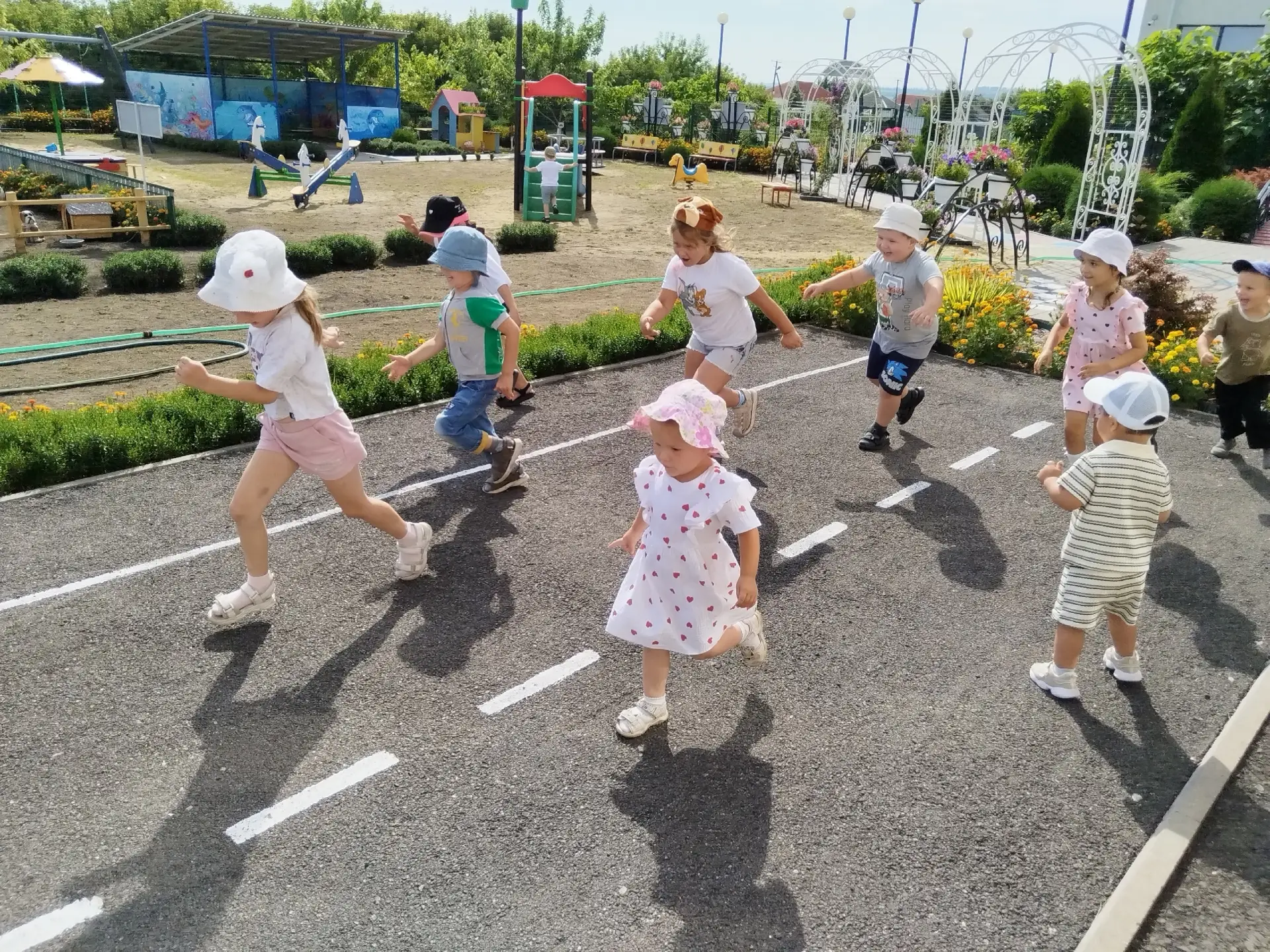 Подвижные игры на свежем воздухе в летний период: здоровье и радость каждый день.